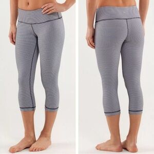 Lululemon Women's Wunder Under Crop Leggings Gingham Inkwell Navy Blue Size 10